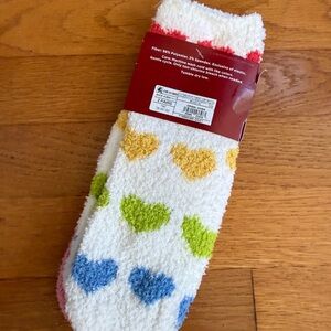 BNWT KIDS Colorful Heart Patterned Fuzzy Socks, shoe size 11-1